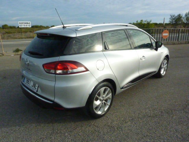 Renault Clio SW Estate in Silver
