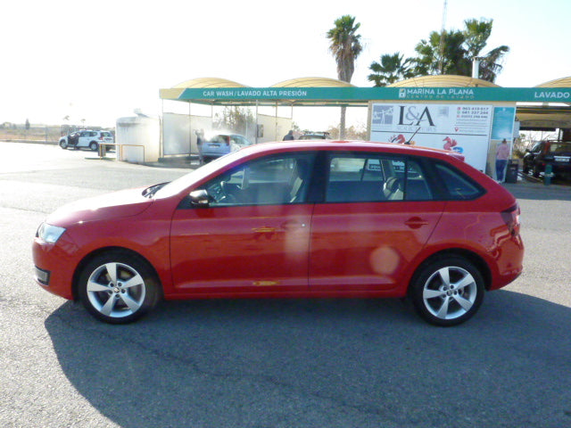 Skoda Rapid Spaceback in Red