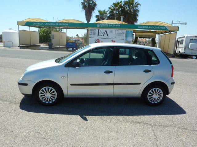 Economical to Buy & Run 2002 Volkswagen Polo 1.2 5 Door, Very Low KMs.