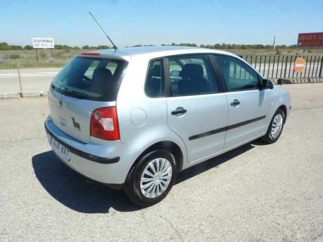 Economical to Buy & Run 2002 Volkswagen Polo 1.2 5 Door, Very Low KMs.