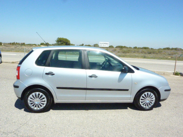 Economical to Buy & Run 2002 Volkswagen Polo 1.2 5 Door, Very Low KMs.