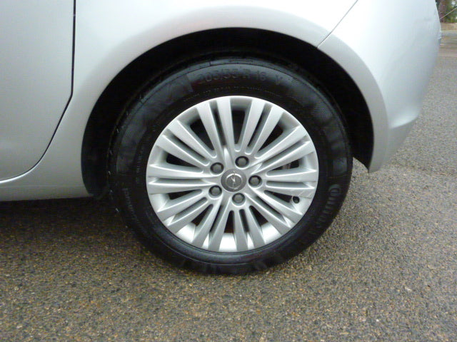Opel Meriva in Silver