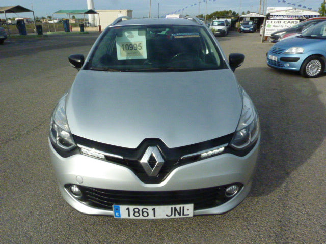 Renault Clio SW Estate in Silver