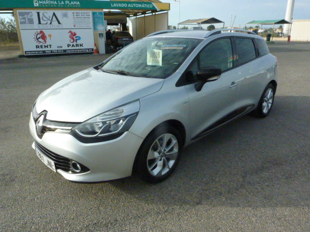 Renault Clio SW Estate in Silver