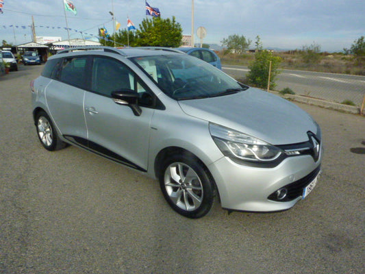 Renault Clio SW Estate in Silver