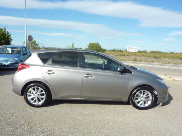 Ultra Reliable & Super Frugal 2013 Toyota Auris 2.0 Turbo Diesel, Rare Panoramic Roof!