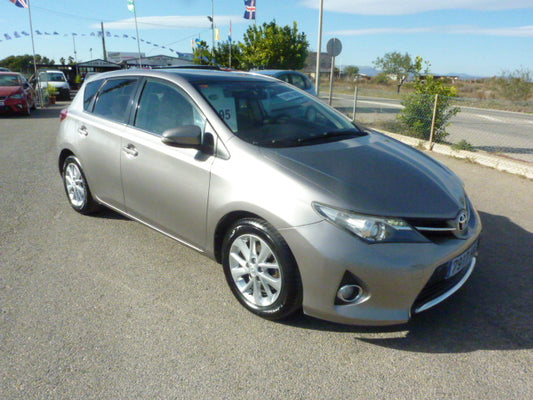 Ultra Reliable & Super Frugal 2013 Toyota Auris 2.0 Turbo Diesel, Rare Panoramic Roof!