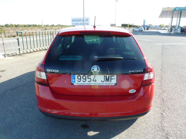 Skoda Rapid Spaceback in Red