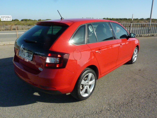 Skoda Rapid Spaceback in Red