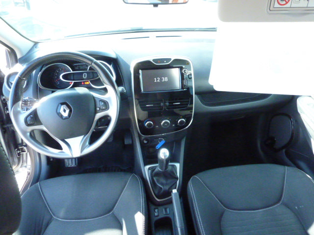 2016 Renault Clio SW in Grey