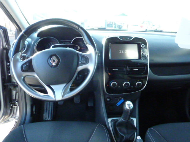 2016 Renault Clio SW in Grey