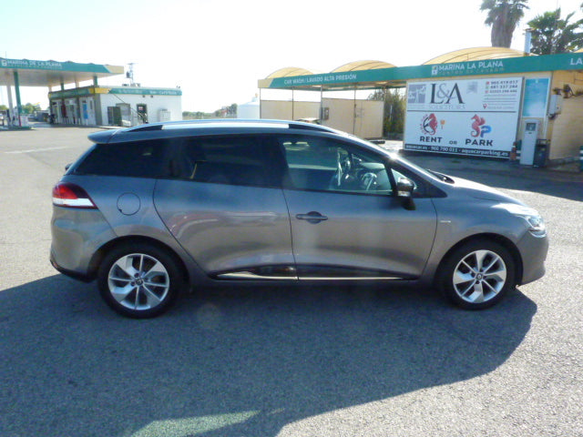 2016 Renault Clio SW in Grey