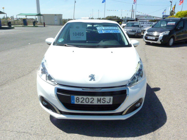 Pretty Young & Chic 2017 Peugeot 208 Seeks New Driver for Economical & Reliable Fun Motoring