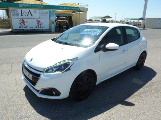 Pretty Young & Chic 2017 Peugeot 208 Seeks New Driver for Economical & Reliable Fun Motoring