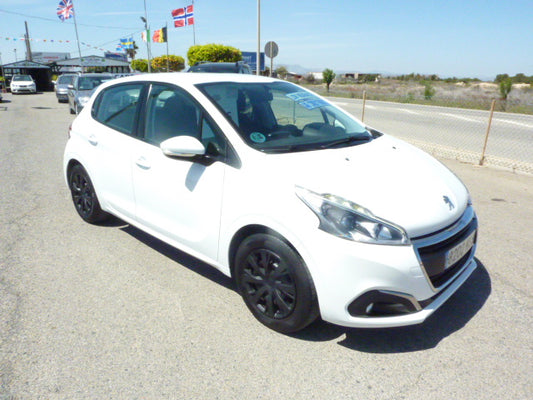 Pretty Young & Chic 2017 Peugeot 208 Seeks New Driver for Economical & Reliable Fun Motoring