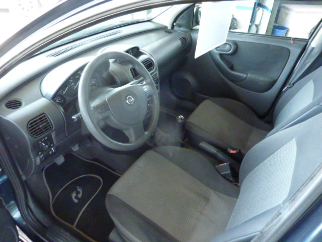 Low Cost Motoring with This Very Low KMs 2005 Opel Corsa 1.0i, 5 Door Practicality.
