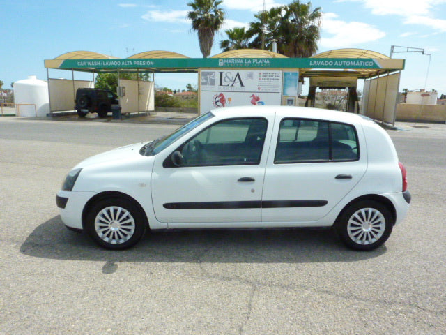 A Super Value & Economical to Run 2003 Renault Clio 1.2 Petrol.
