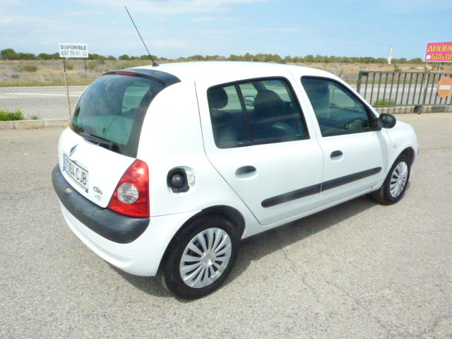 A Super Value & Economical to Run 2003 Renault Clio 1.2 Petrol.